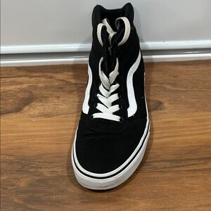 Vans Ward Hi | Black/ White Canvas Sneakers | Size: 8